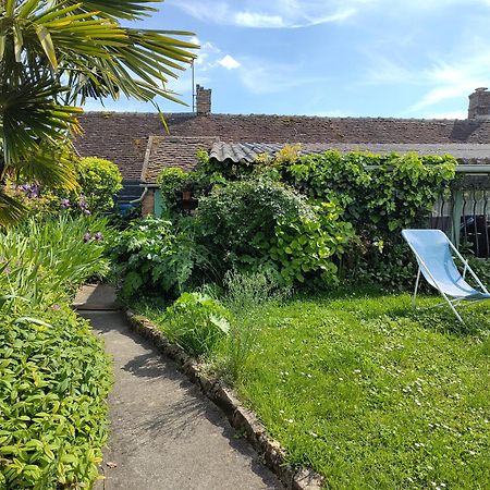 Rosemary Cottage Sergines Bagian luar foto