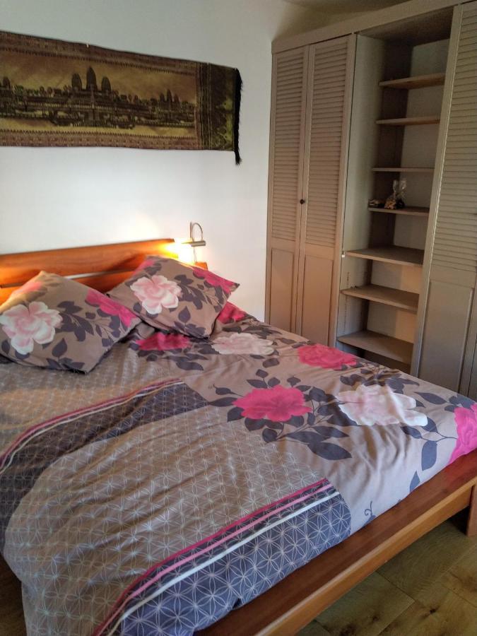 Rosemary Cottage Sergines Bagian luar foto