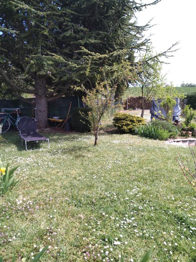 Rosemary Cottage Sergines Bagian luar foto